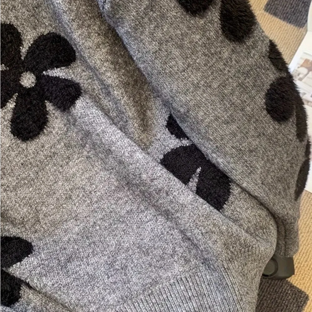 Mod Gray Floral Knit Sweater | Black Flower Detail | Relaxed Fit - Picture 5 of 16